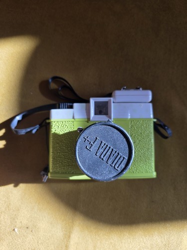 Diana 120 camera - f+,